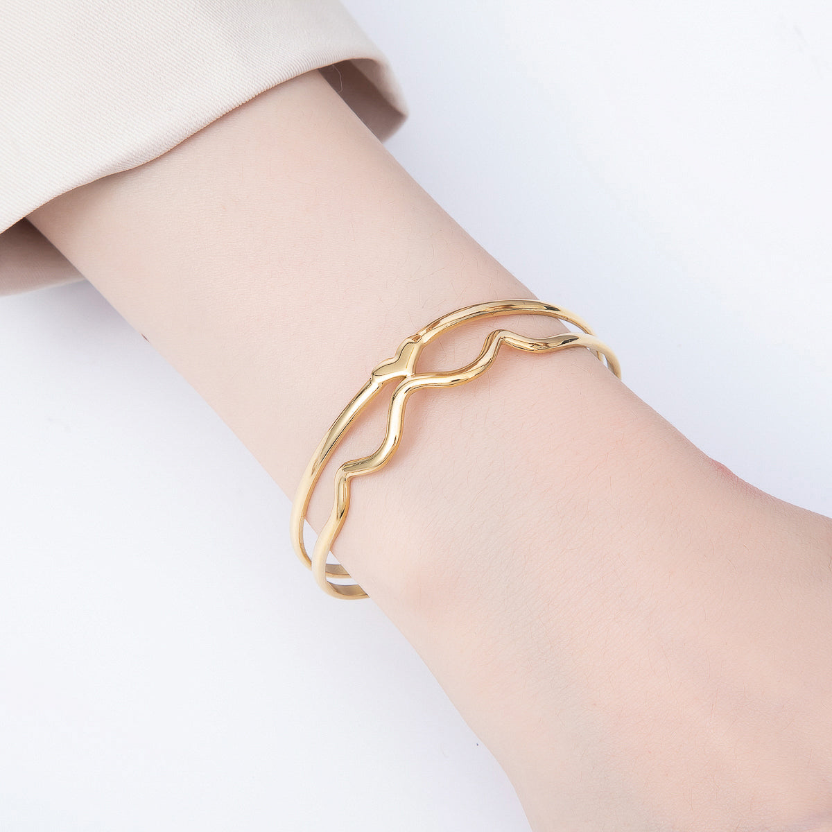 Stainless Steel Gold PVD Heart Wavy Minimalist Double Band Cuff Bracelet | WA-01261