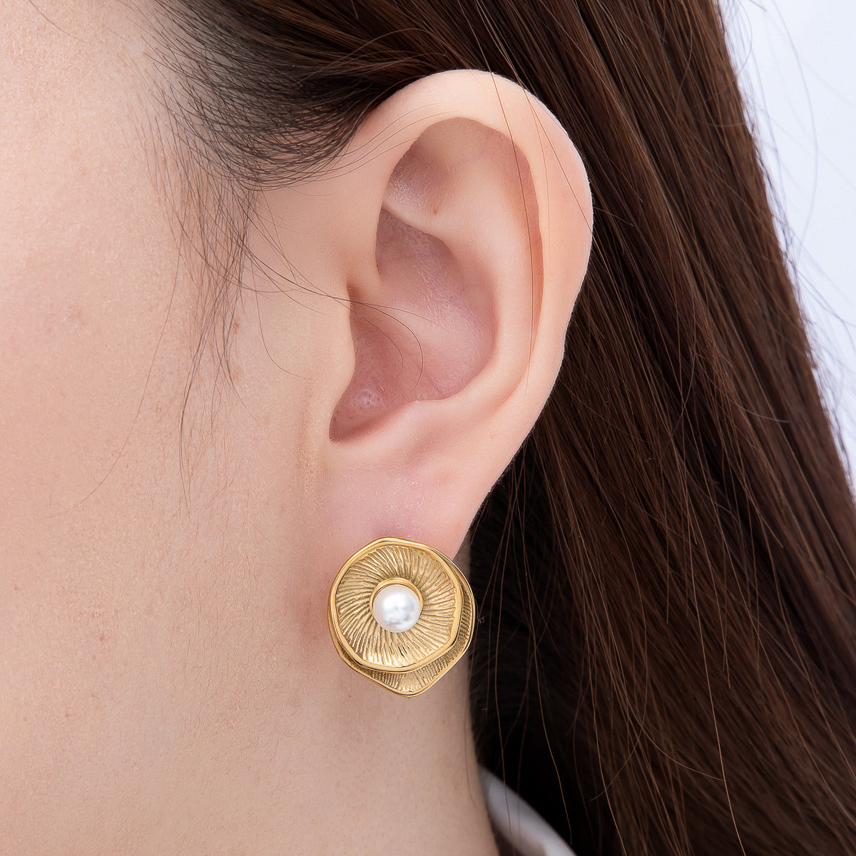 Stainless Steel 32mm Shell Pearl Sunburst Geometric Round Stud | Earrings-00743