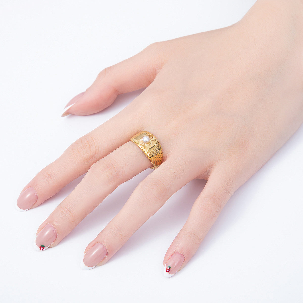 PVD Gold Stainless Steel Shell Pearl Lined Signet Ring | Rings-00321