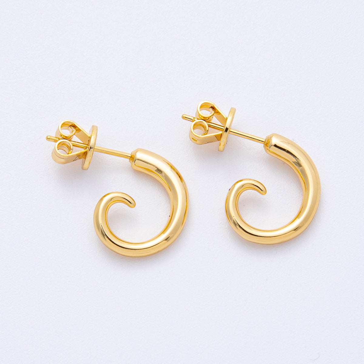 18K Gold Filled 15mm Minimalist Curled C-Shaped Hoop Earrings | AD1667