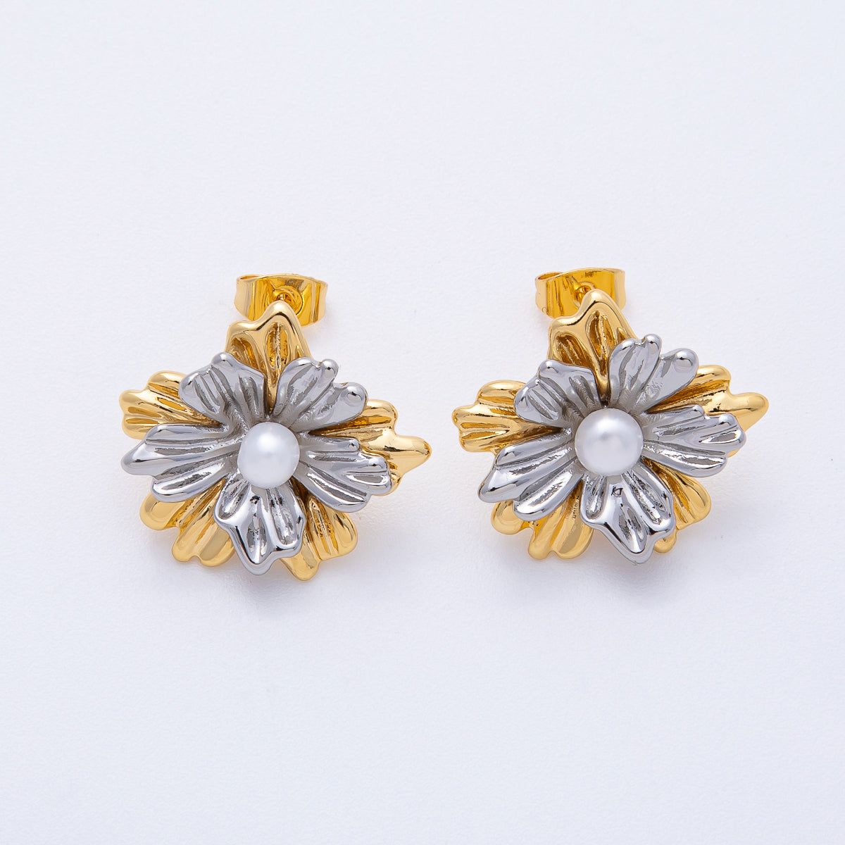 18K Gold Filled 23mm Shell Pearl Mixed Metal Flower Stud Earrings | AD1685