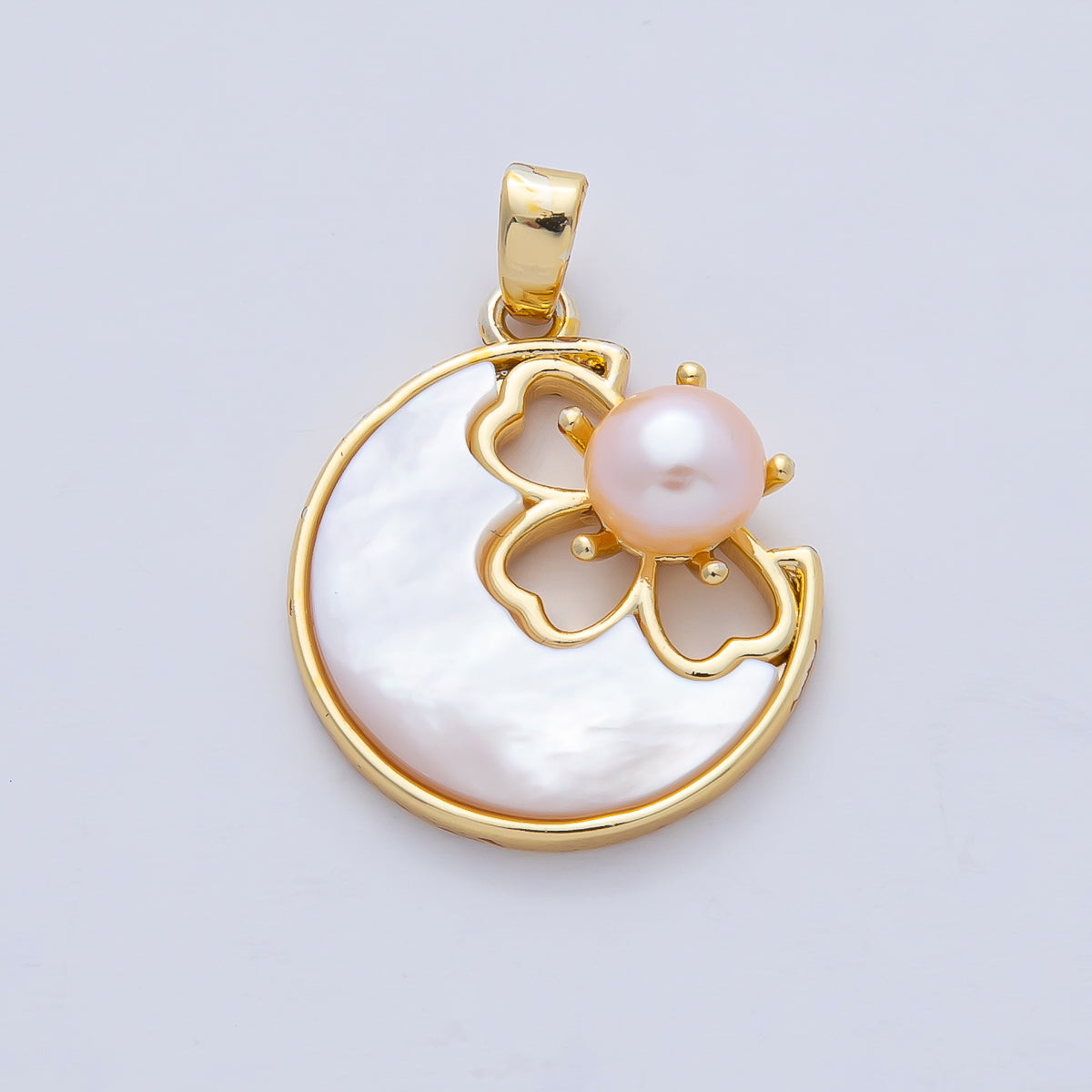 18K Gold Filled 20mm White, Pink Shell Pearl Clover Flower Pendant | AF1189