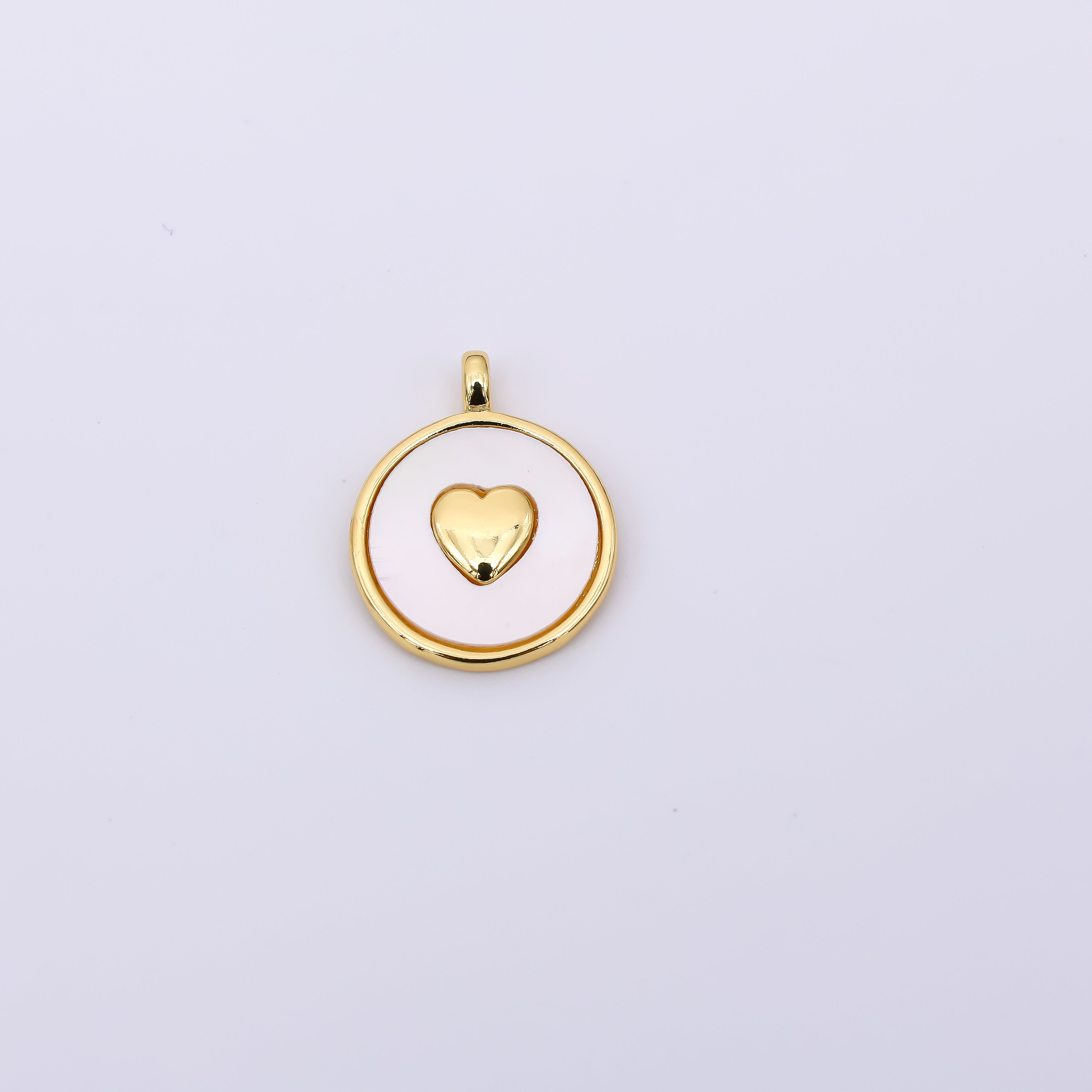 24K Gold Filled 20mm Heart Shell Pearl Round Charm | AH566