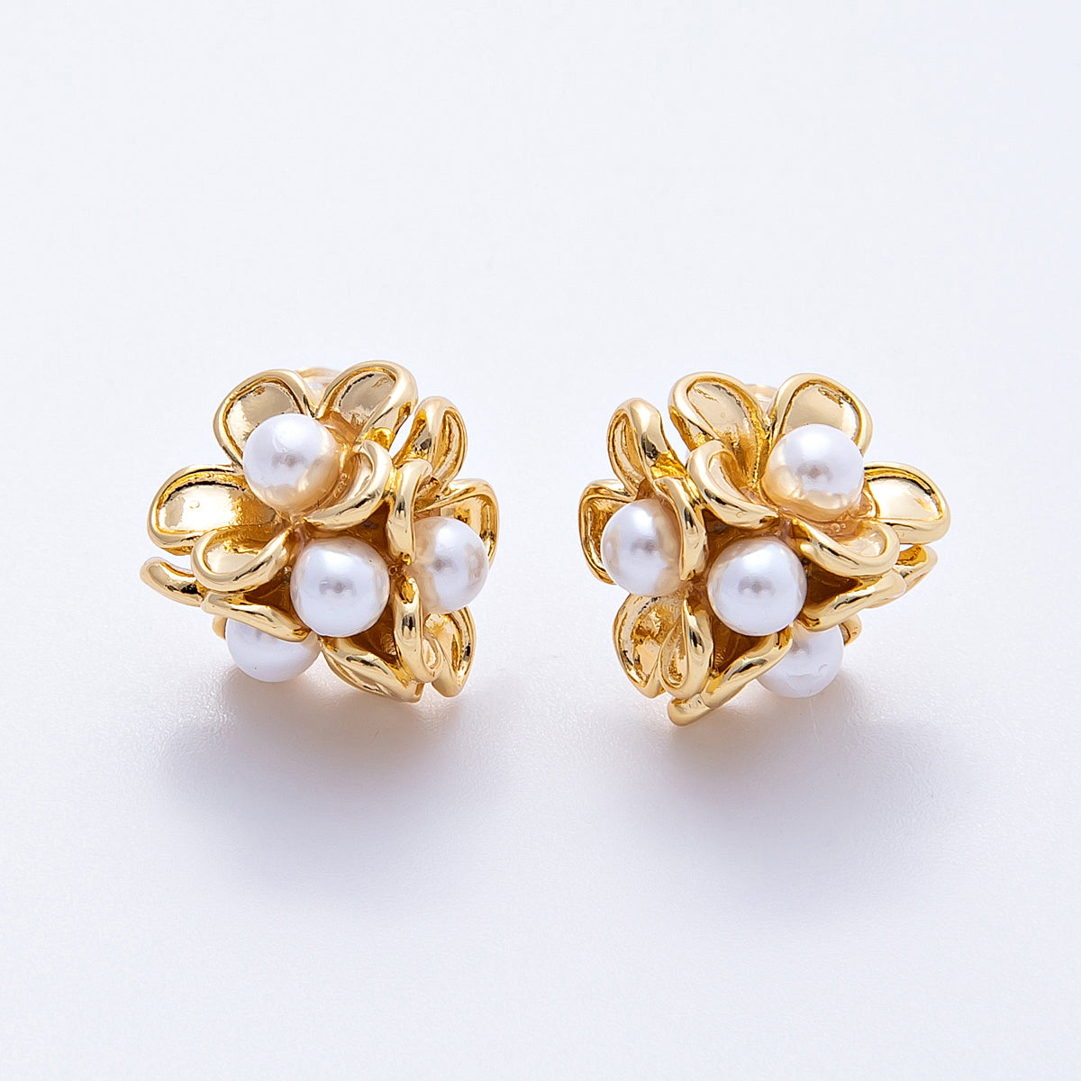 16K Gold Filled Shell Pearl Daisy Flower Studs | Earrings-00165