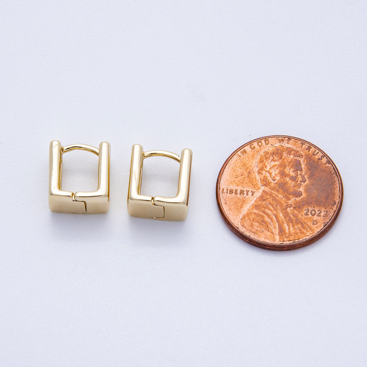 14K Gold Filled 10mm Minimalist Rectangle Cartilage Huggie | EARRINGS-00250