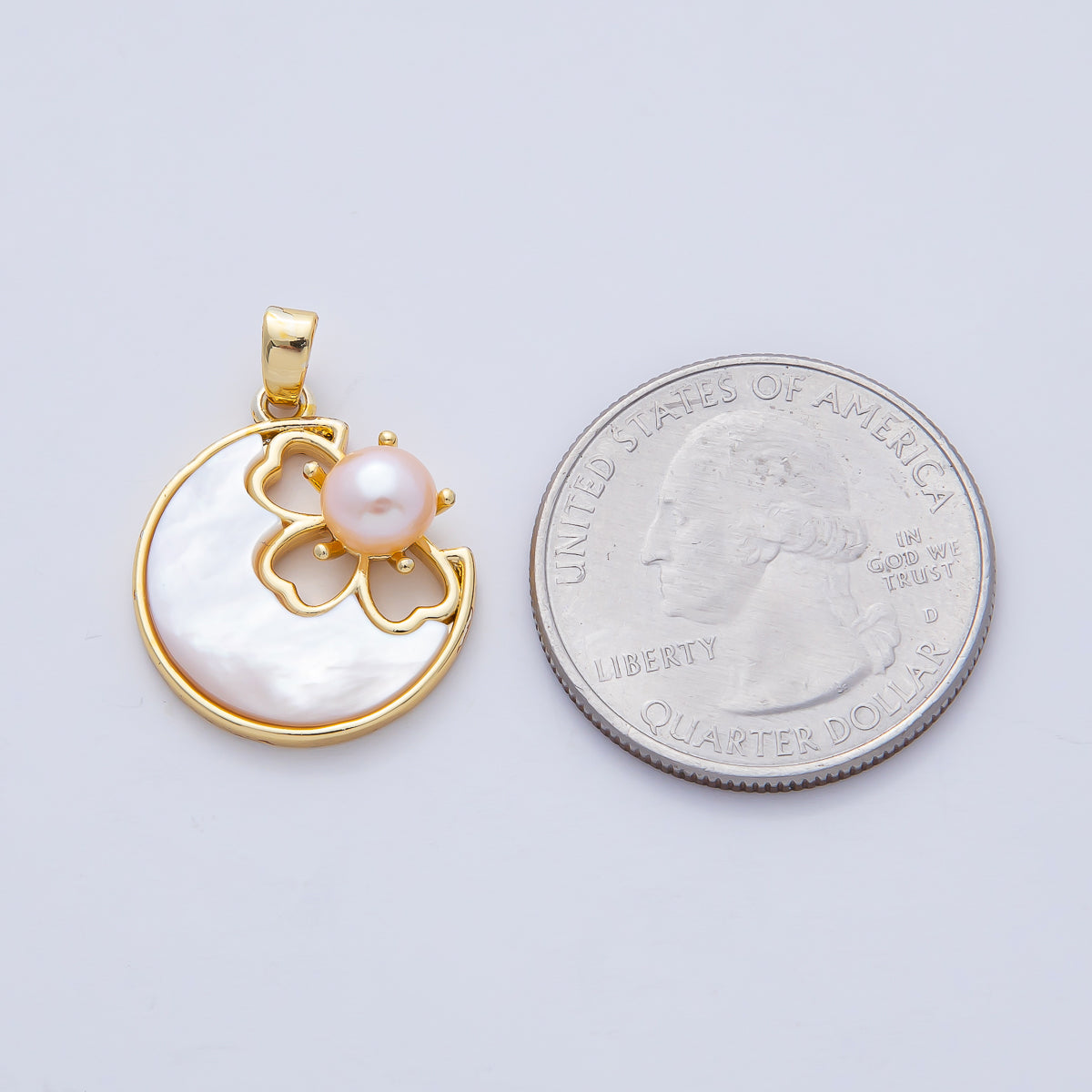 18K Gold Filled 20mm White, Pink Shell Pearl Clover Flower Pendant | AF1189
