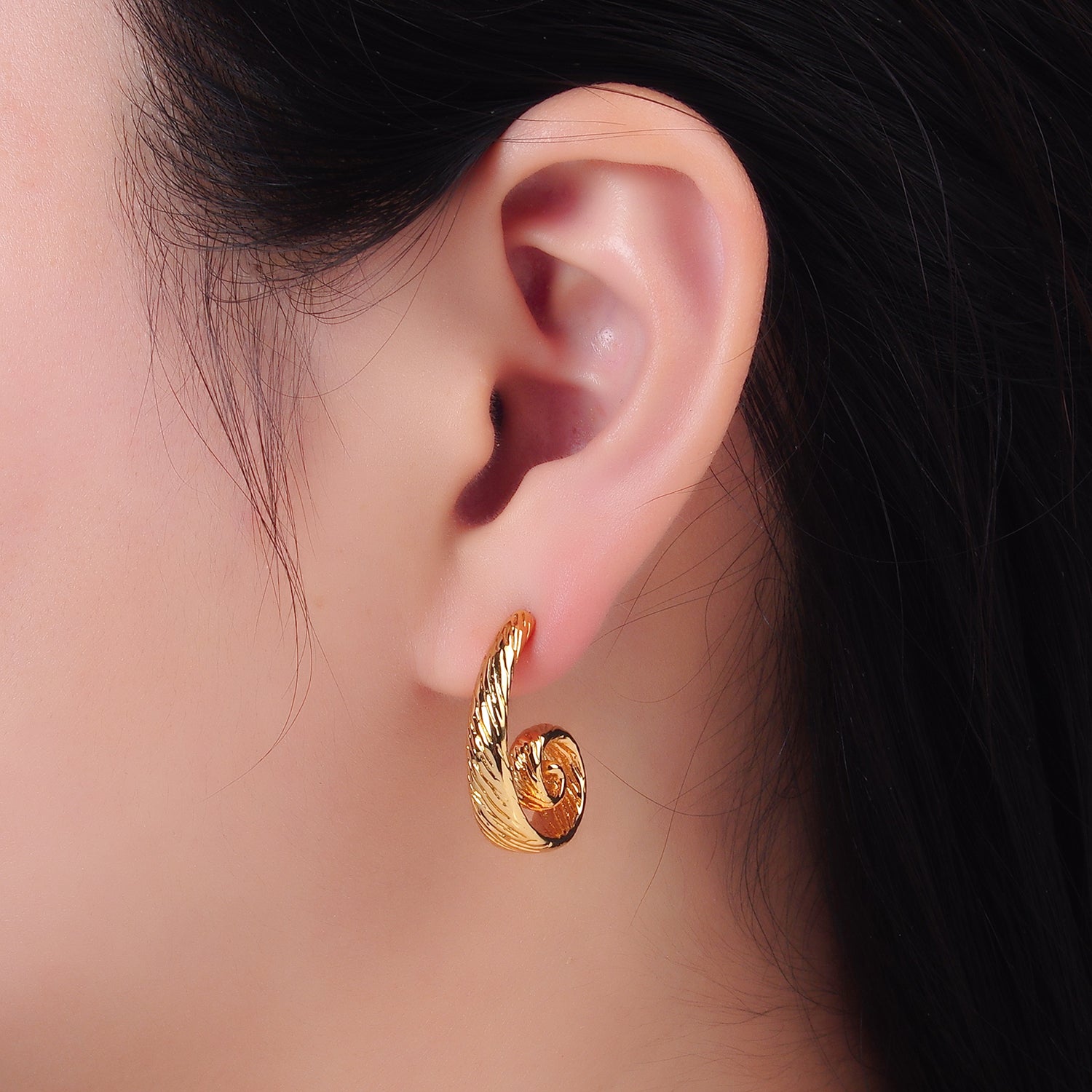 24K Gold Filled 25mm Line-Textured Circular J-Shaped Hoop Earrings | AB1470