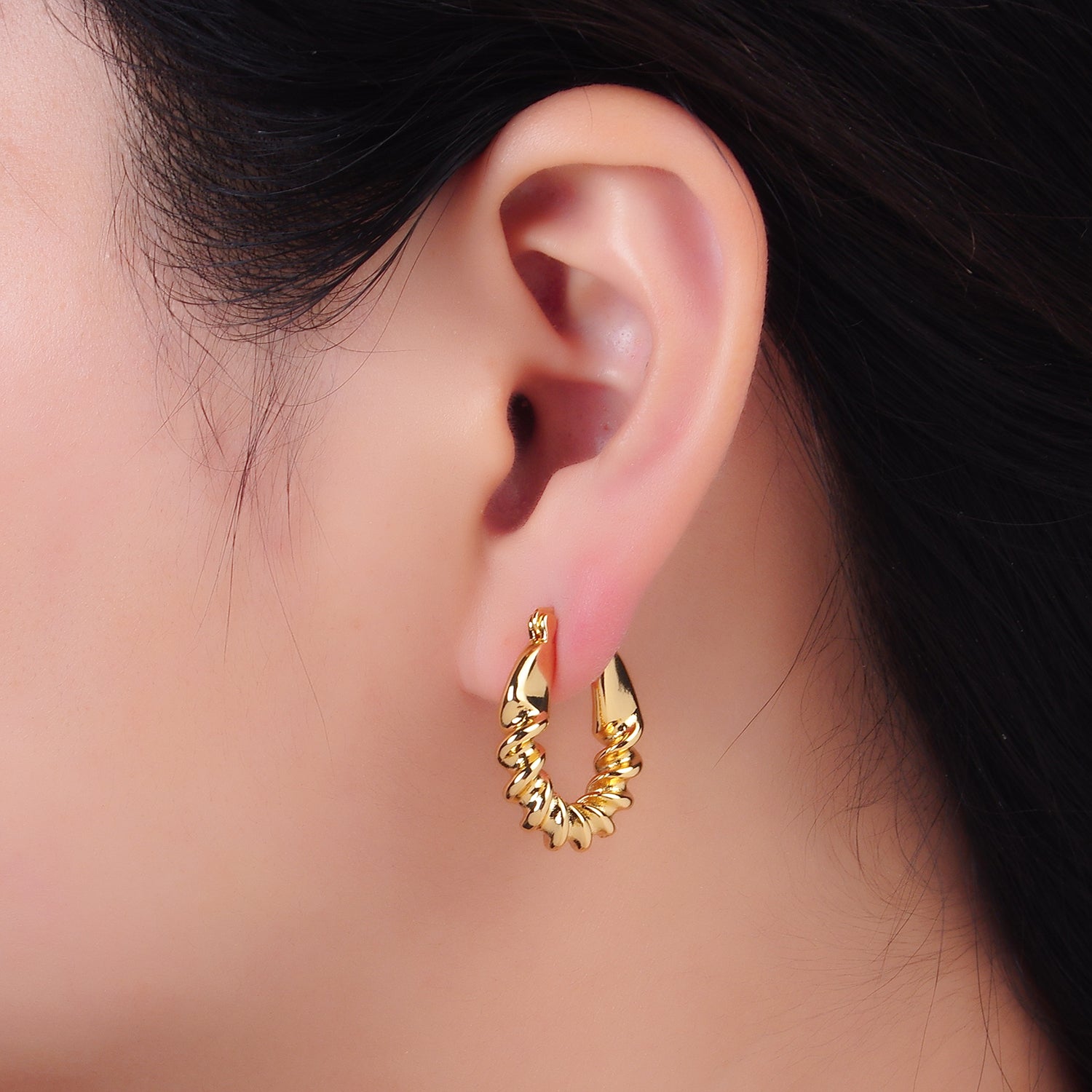 24K Gold Filled 25mm Twisted Latch Hoop Earrings | AB686