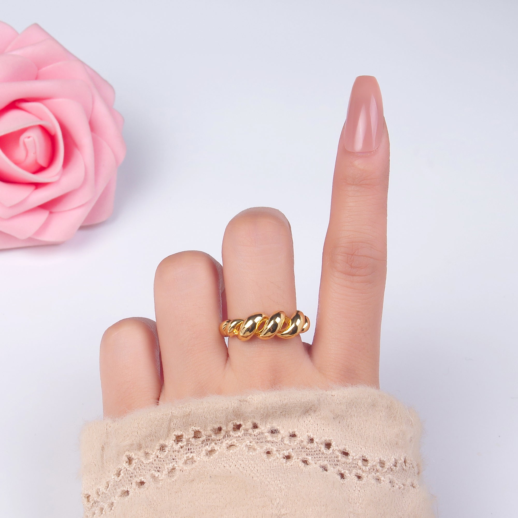 16K Gold Filled Spiral Twisted Out Rope Ring | O552