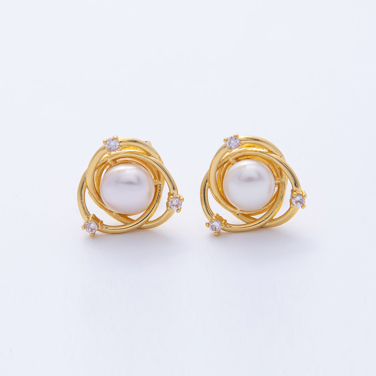 18K Gold Filled 16.7mm Shell Pearl CZ Circular Bezel Stud Earrings | Q045