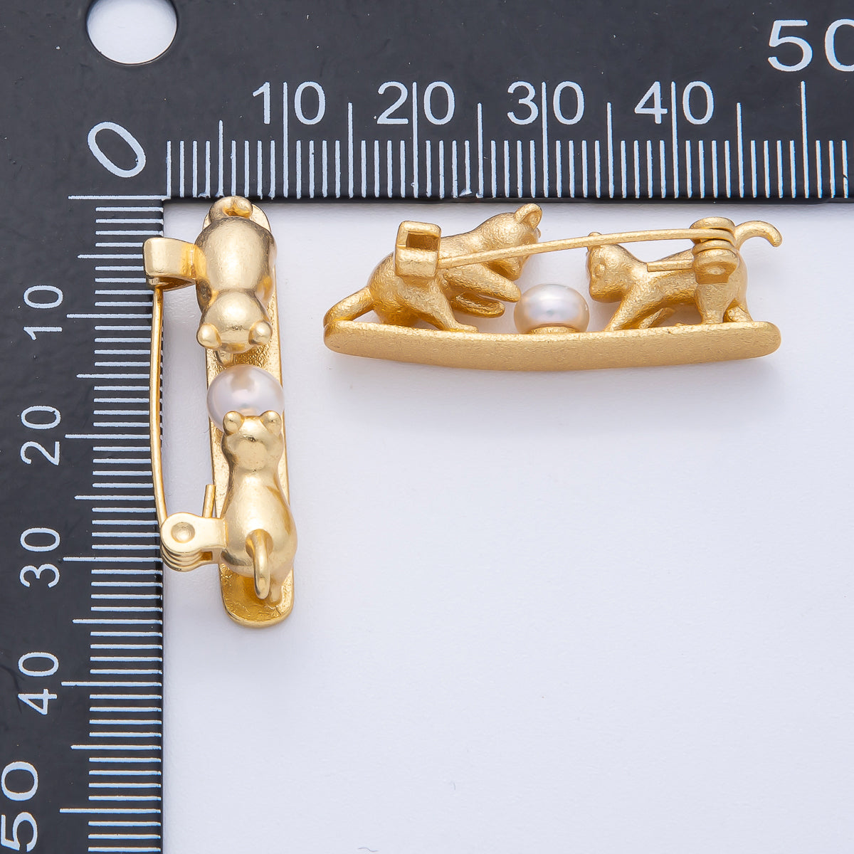 Gold 12mm x 35.7mm Pearl Two Kitten Cats Pet Playing Animal Pin Brooch | BH-012