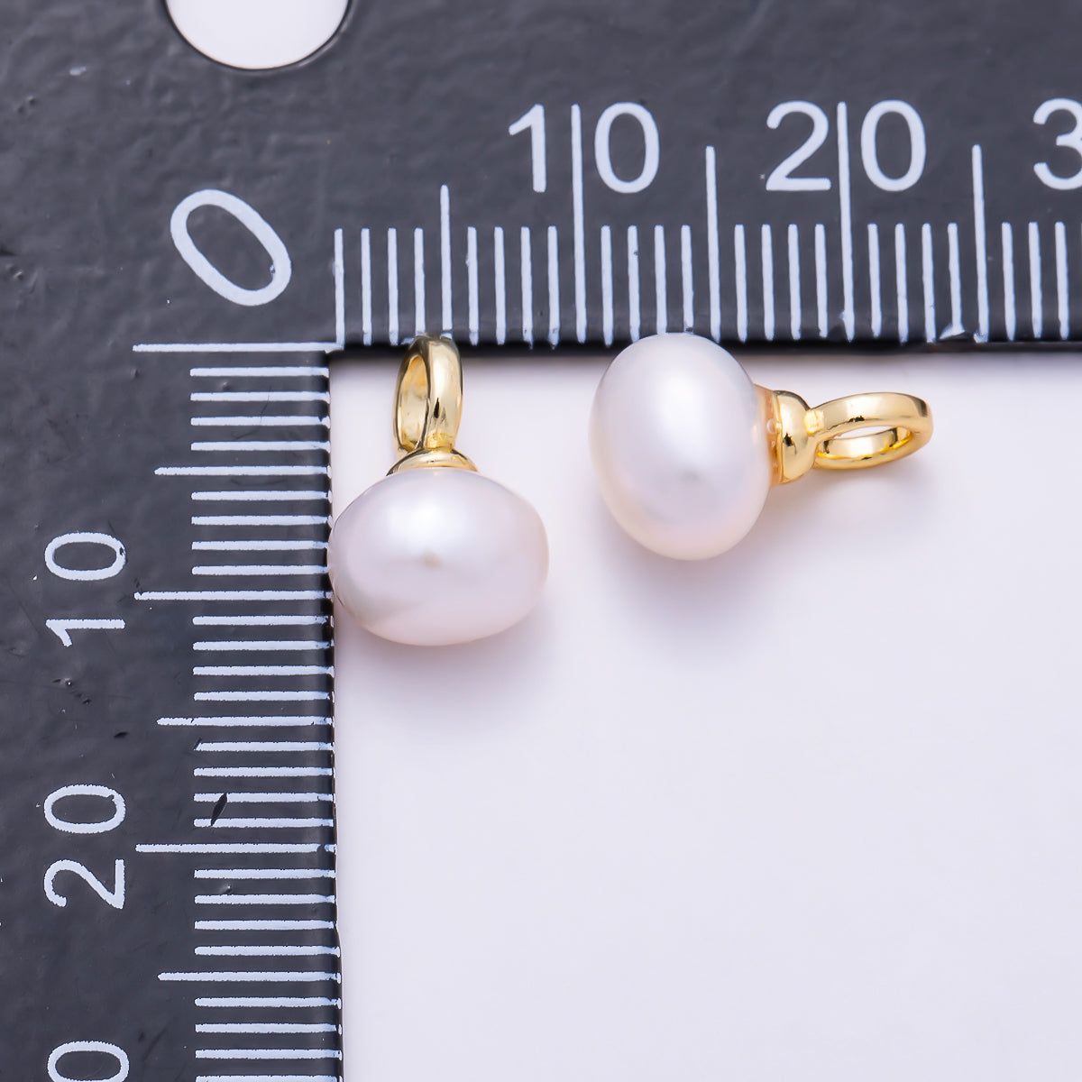 16K Gold Filled 13mm White Oval Shell Pearl Drop Pendant | Charms-01591