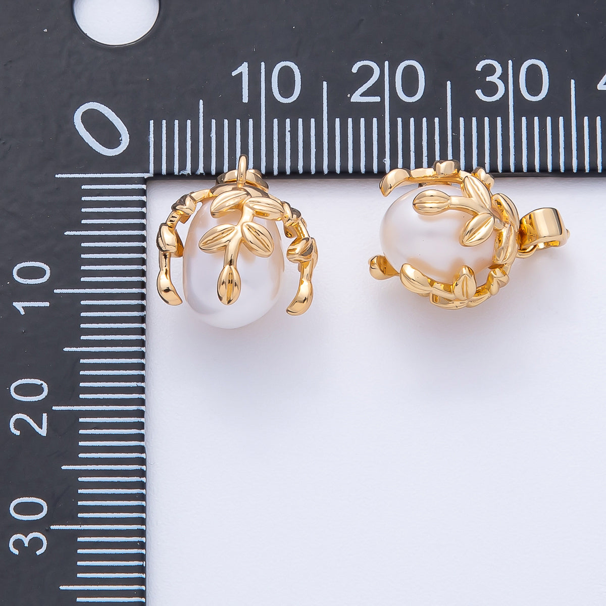 18K Gold Filled 14mm White Shell Pearl Leaf Nature Charm | H109