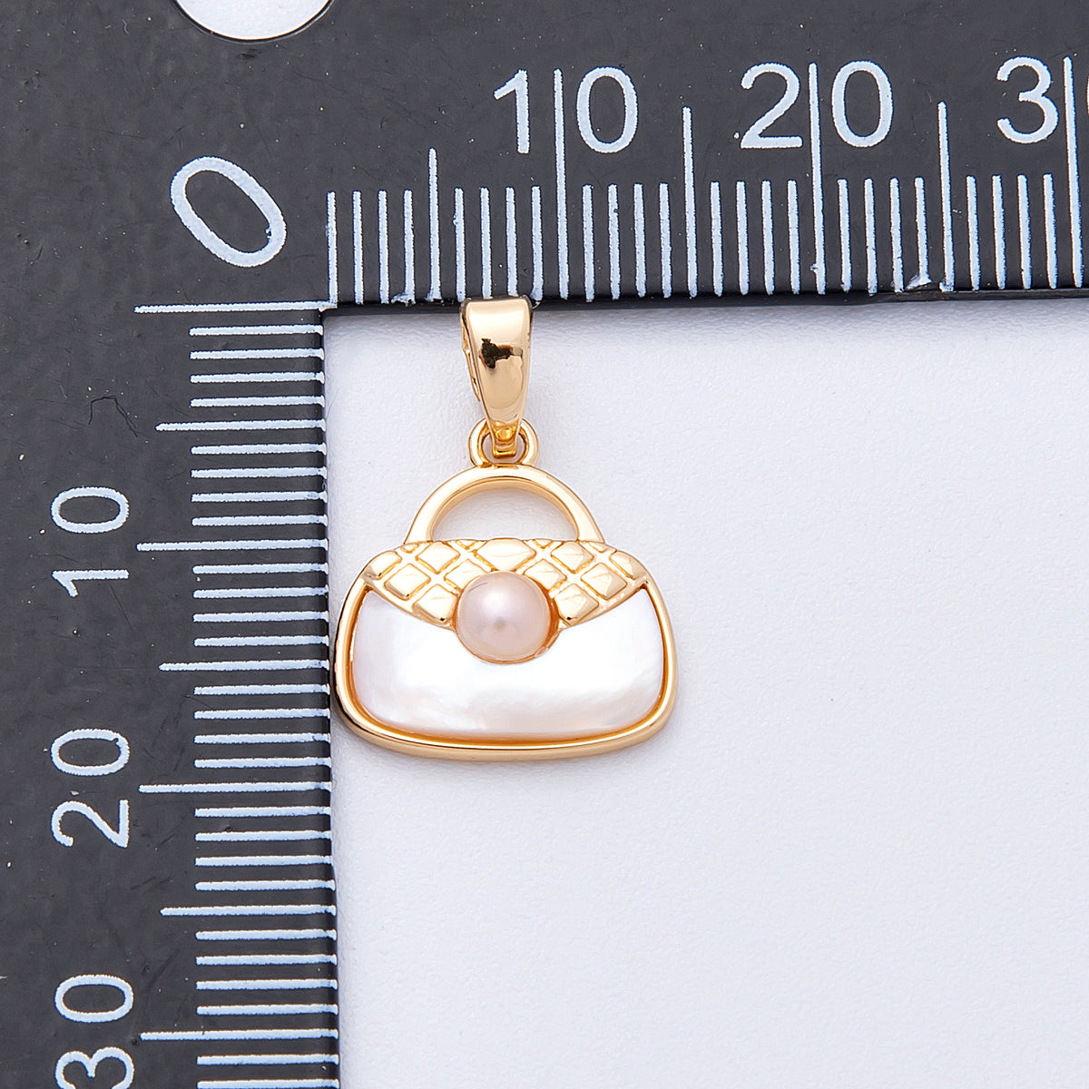 18K Gold Filled 14mm Pink Shell Pearl Quilted Top Handle Bag Pendant | Charms-00101