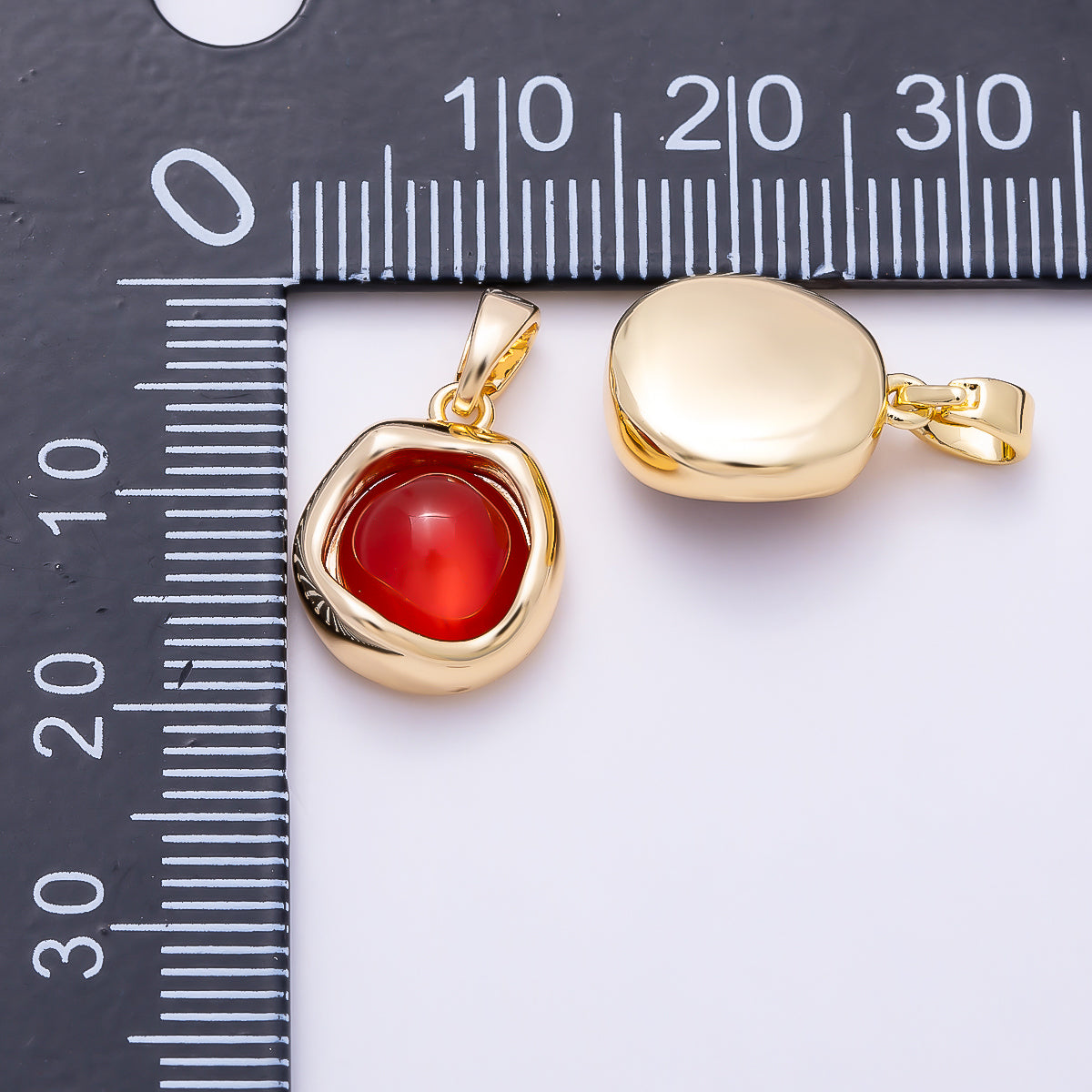 16K Gold Filled 14mm Red Agate Gemstone Molten Bezel Round Pendant | Charms-01500
