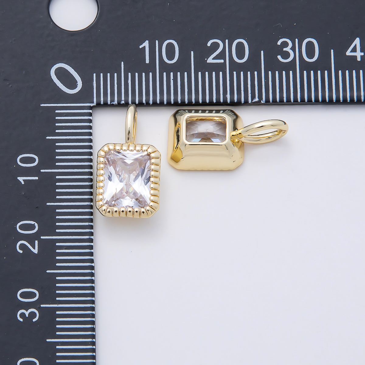 16K Gold Filled 17mm Clear Baguette Ribbed Bezel Mini Pendant | Charms-01103