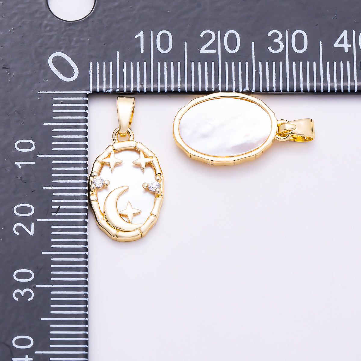16K Gold Filled 17mm Celestial Crescent Moon Star Shell Pearl Oval Pendant | Charms-02013