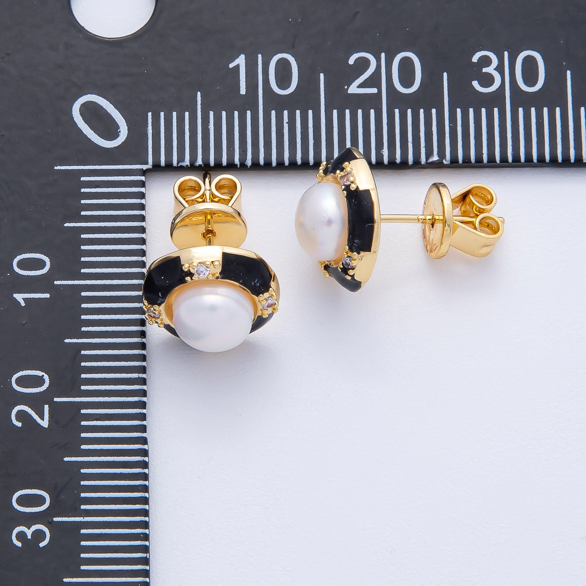 18K Gold Filled 17mm Shell Pearl CZ Black Enamel Square Stud Earrings | Q382
