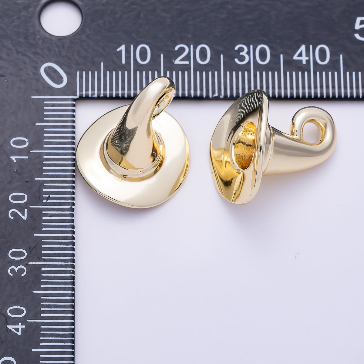16K Gold Filled 18mm Minimalist Halloween Witch Hat 3D Multidimensional Pendant | Charms-01486