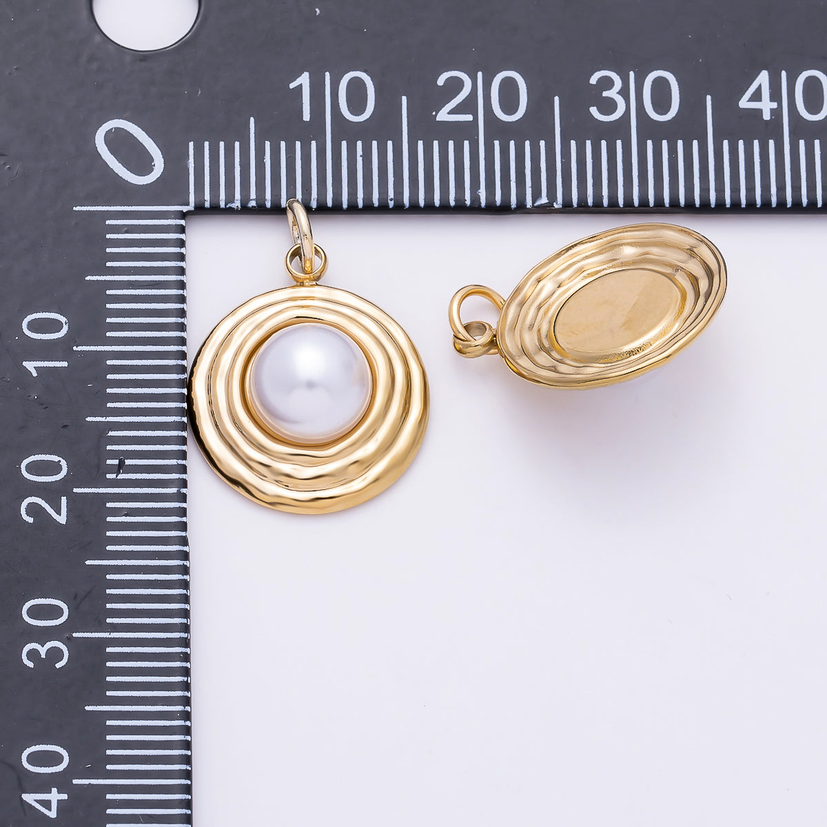 PVD Gold Stainless Steel 18mm White Shell Pearl Ribbed Round Charm | Charms-01439