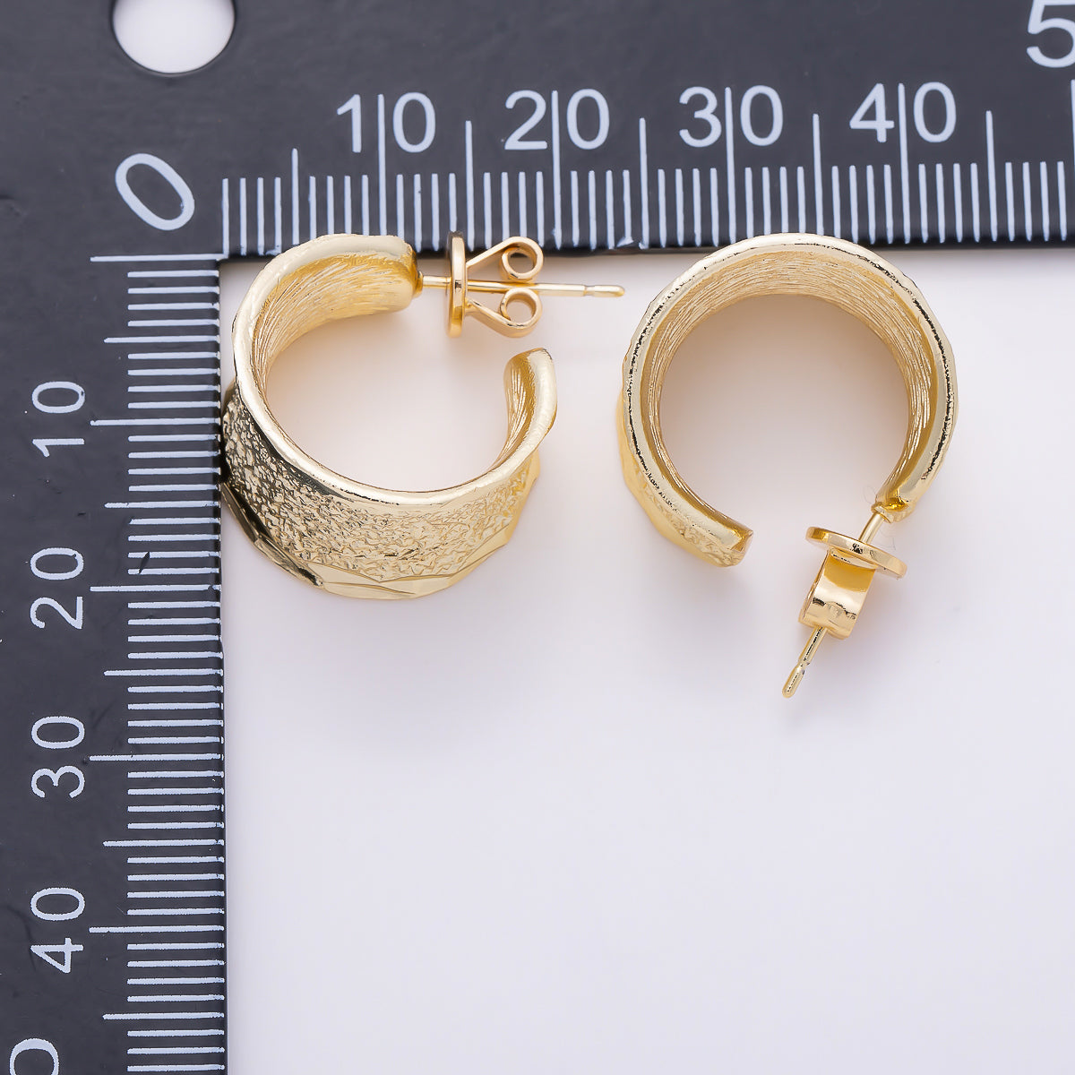 16K Gold Filled 25mm Lined Textured Wide C-Shaped Hoop Earrings | Earrings-00796