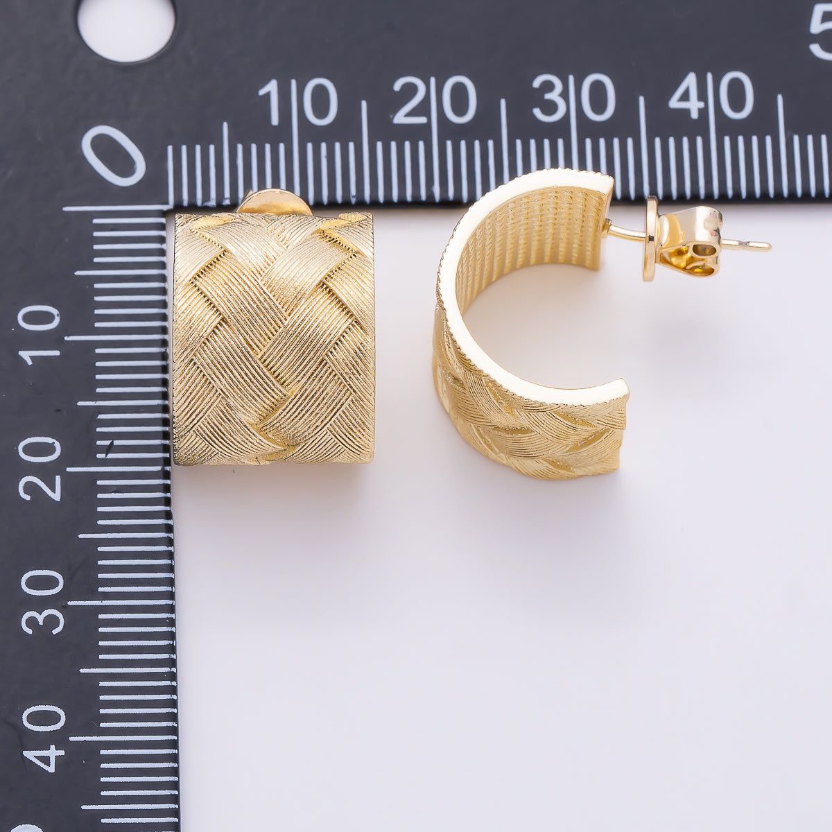 16K Gold Filled 23mm Lined Woven Geometric Wide C-Shaped Hoops | Earrings-00787