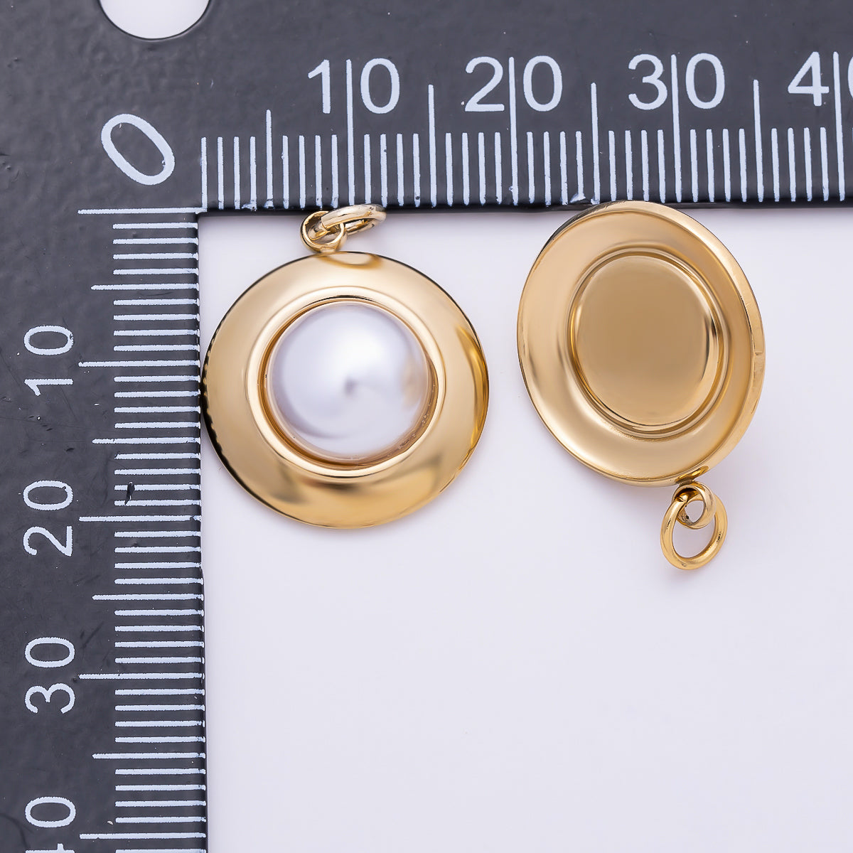 PVD Gold Stainless Steel 20mm Shell Pearl Bezel Round Charm | Charms-01438