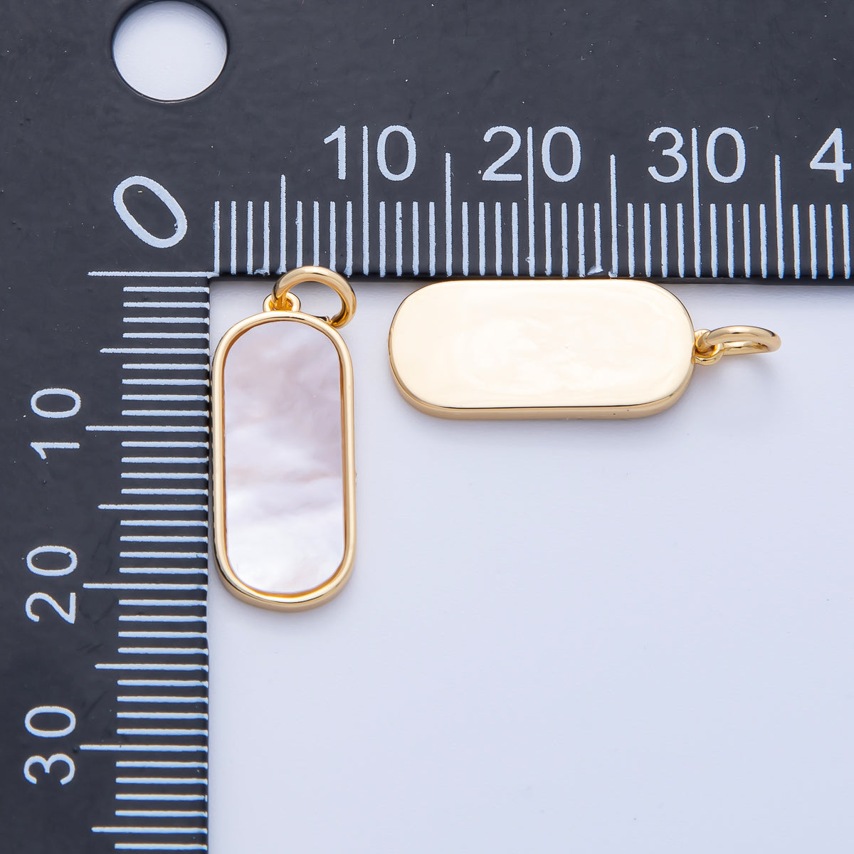 18K Gold Filled 20mm Shell Pearl Bezel Oblong Charm | AK205
