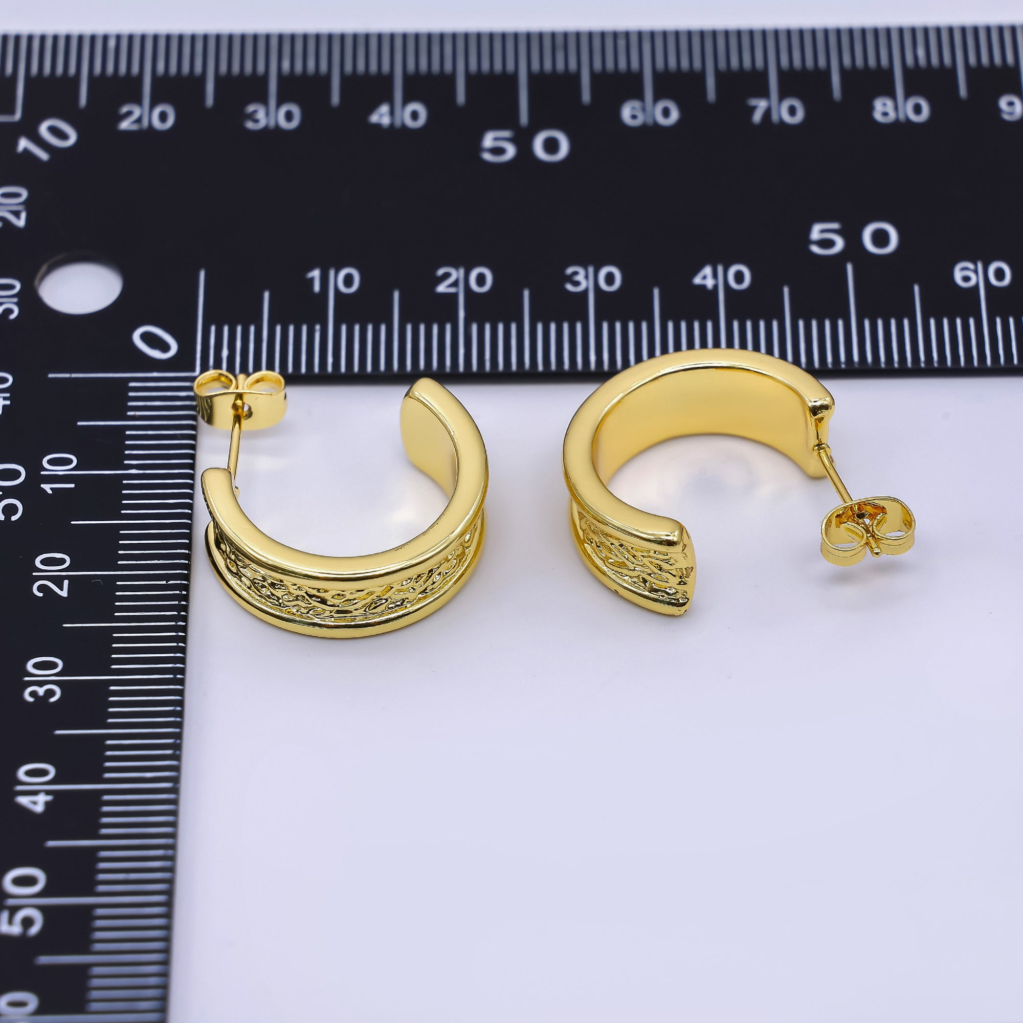24K Gold Filled 20mm Molten C-Shaped Hoop Earrings | AI457