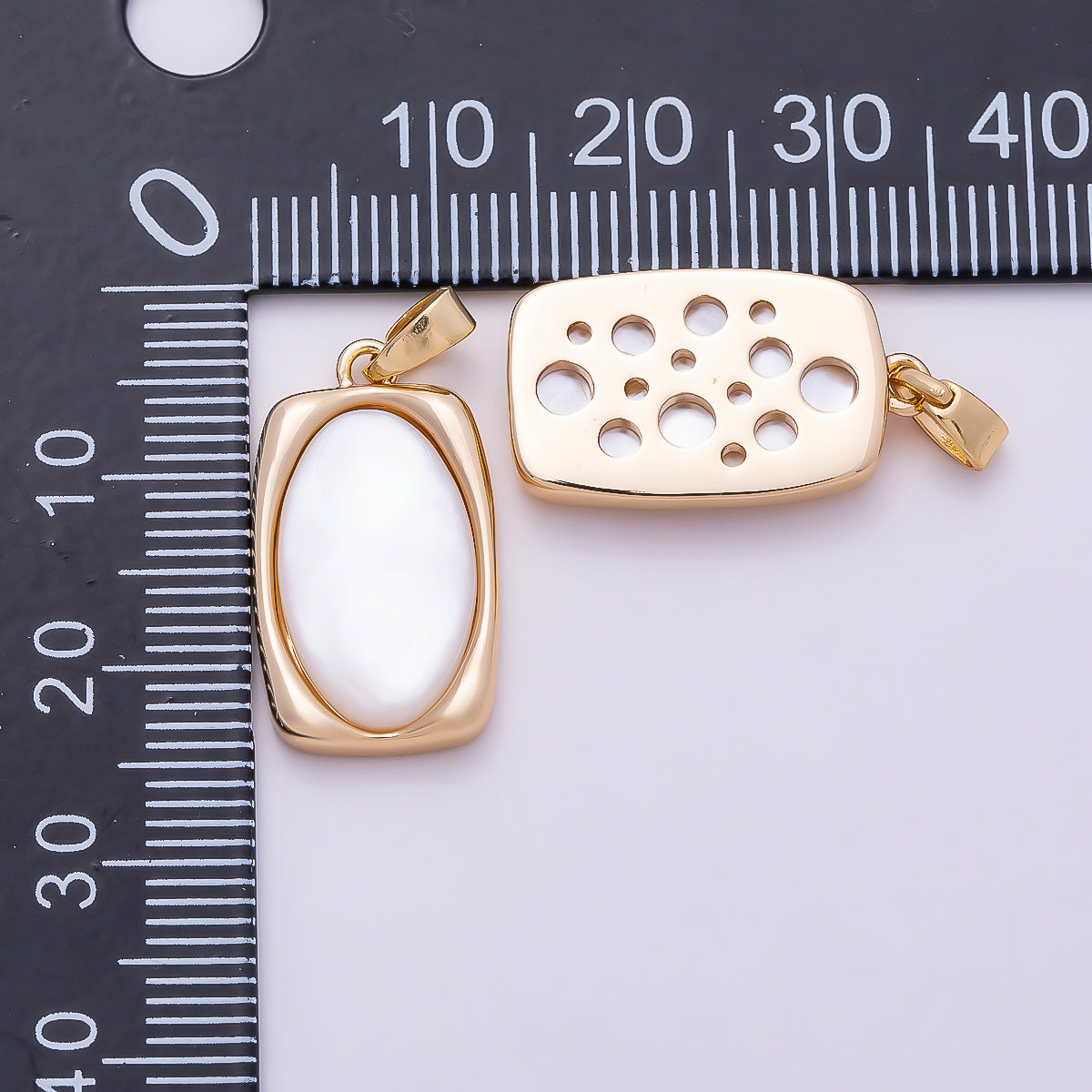 16K Gold Filled 21mm Shell Pearl Oval Bezel Pendant in Gold & Silver | Charms-01365 Charms-01366
