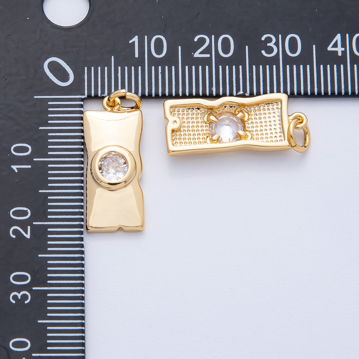 18K Gold Filled 21mm Clear Round CZ Plain Rectangular Charm | AK192