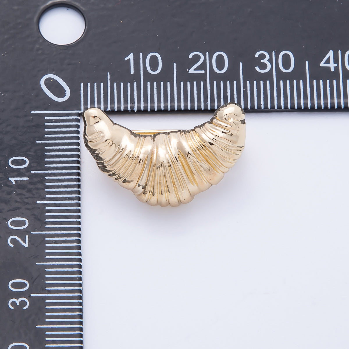 Gold 24mm x 15.5mm Minimalist Croissant Pastry Pin Brooch | BH-044