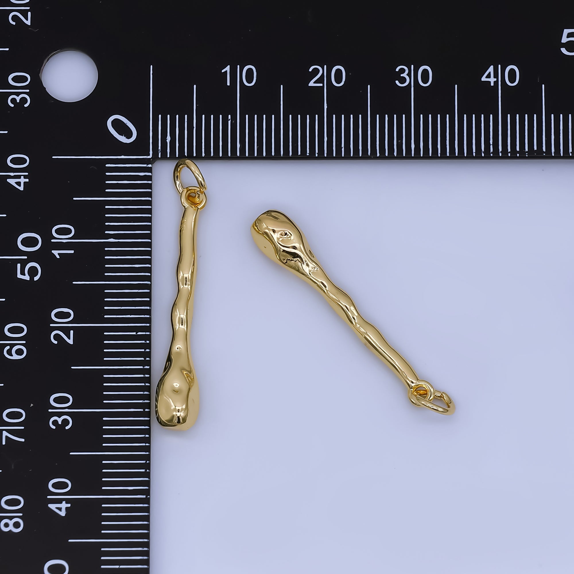 24k Gold Filled Molten Curvy Linear Drop Charm | AF1507
