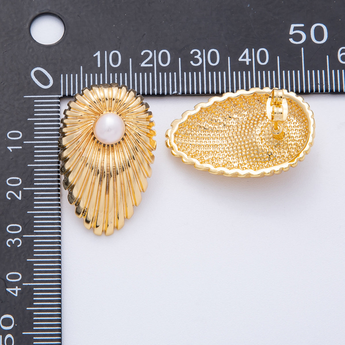 18K Gold Filled 30.5mm Shell Pearl Ribbed Teardrop Stud Earrings | AD1686