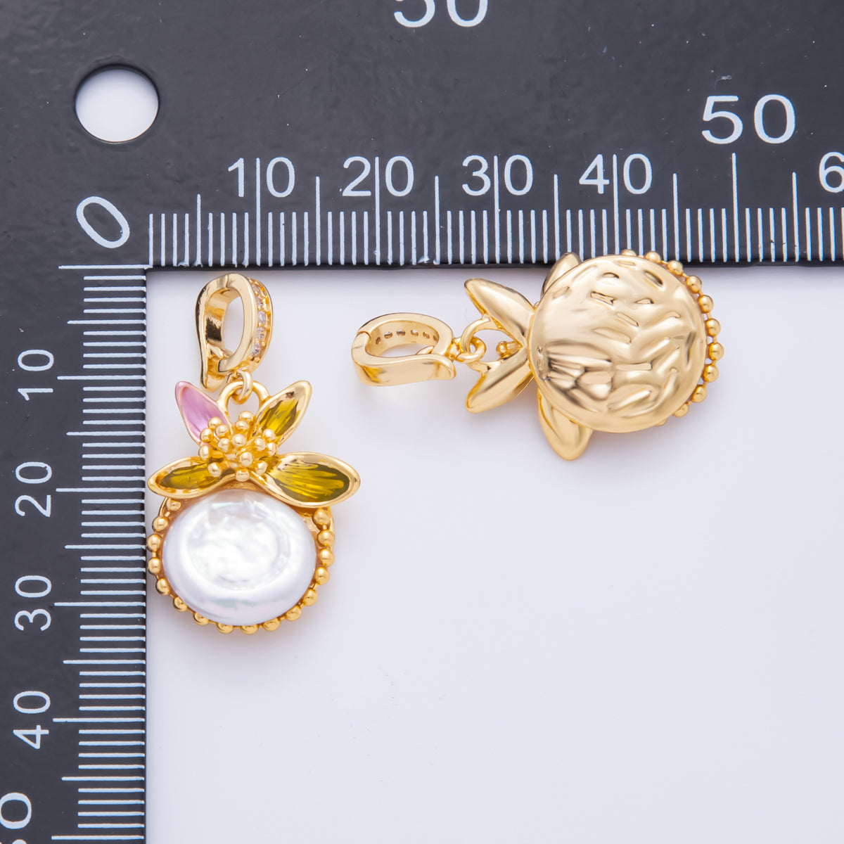 18K Gold Filled Multicolor CZ Freshwater Pearl Round Flower Pendant | AH00809