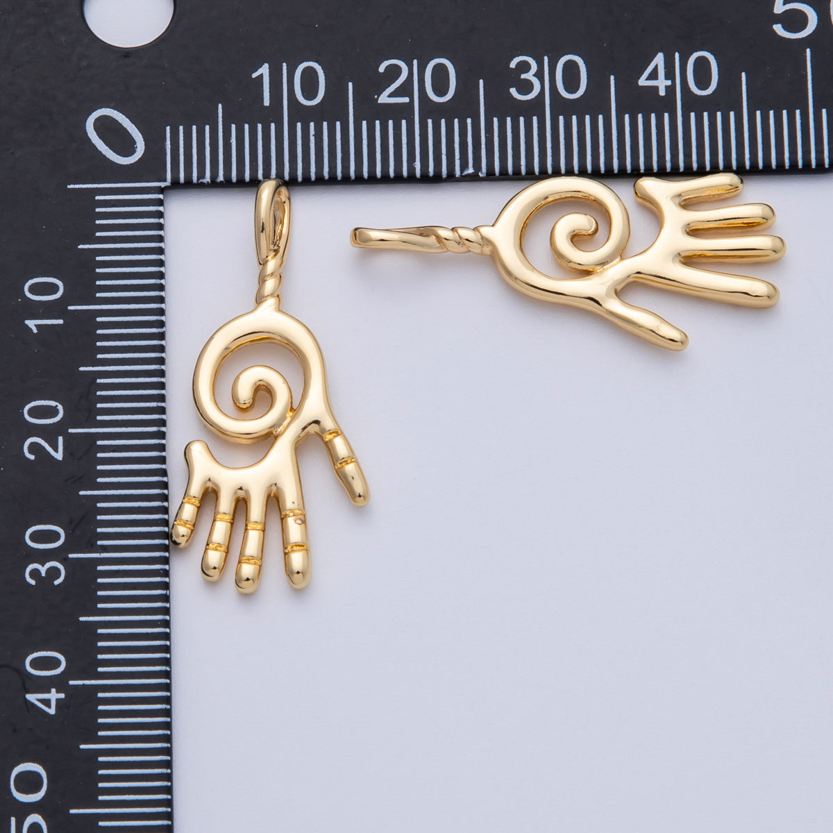 18K Gold Filled 33mm Minimalist Circular Palm Hand Print Pendant | Charms-00093
