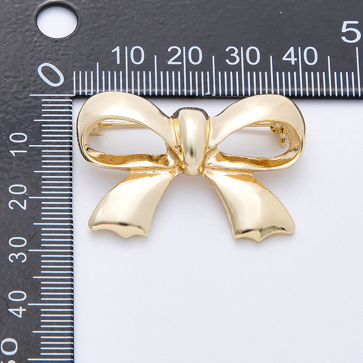 Gold 39mm x 25.7mm Minimalist Ribbon Bow Pin Brooch | BH-100