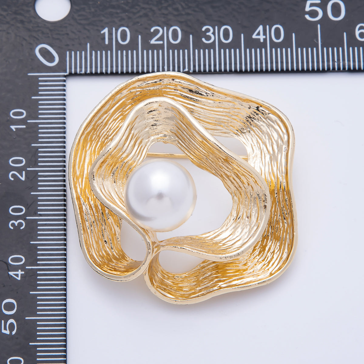 Gold 47mm x 43mm White Pearl Geometric Foil Pin Brooch | BH-074