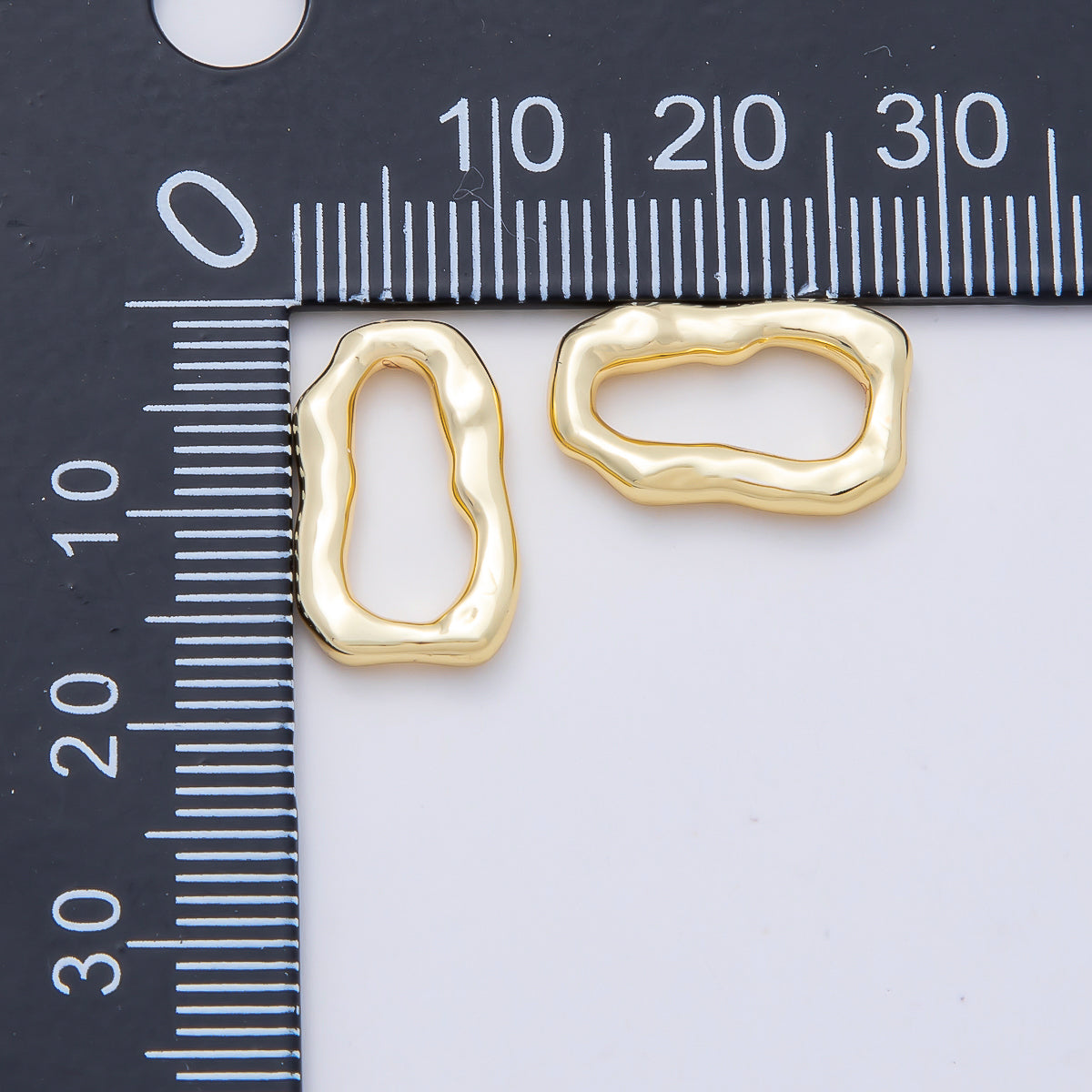 16K Gold Filled 16mm Geometric Molten Rectangle Charm Link | Findings-00408