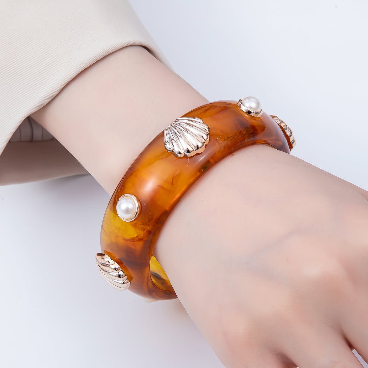 Clam Shell Pearl Brown Tortoiseshell Acrylic Resin Bangle Bracelet | WA - 04441 - DLUXCA