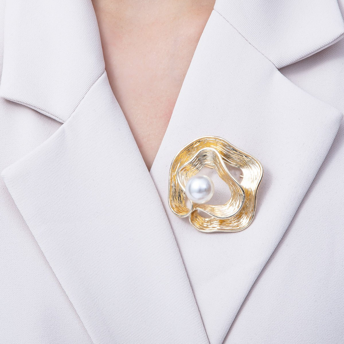 Gold 47mm x 43mm White Pearl Geometric Foil Pin Brooch | BH - 074 - DLUXCA