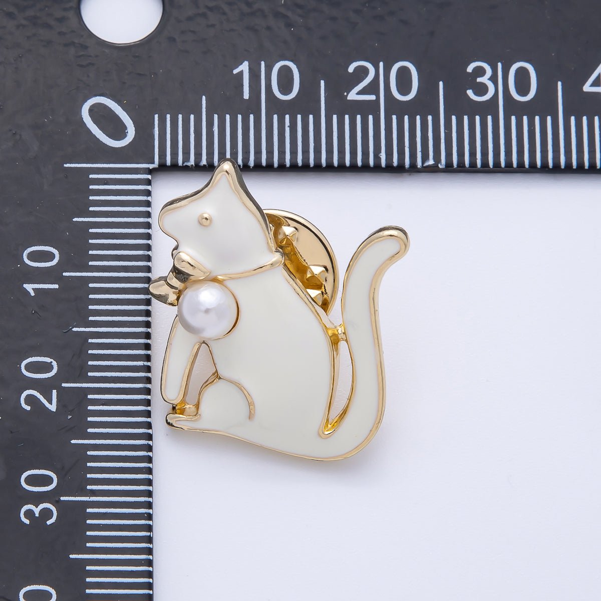 Gold White Acrylic Pearl Enamel Cat Kitten Pet Pin Brooch | BH - 047 - DLUXCA
