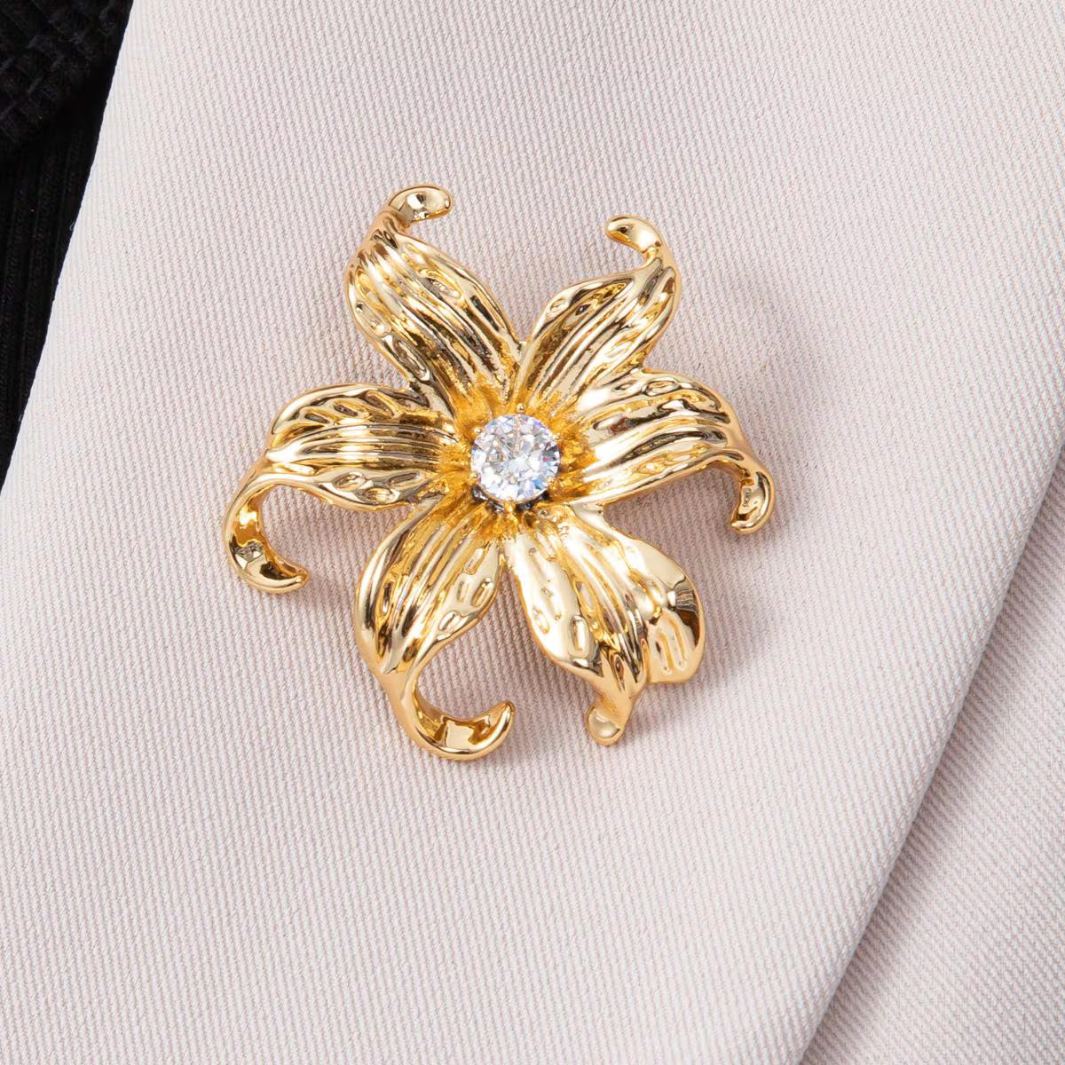 Gold 41.5mm x 38.5mm Clear Rhinestone Blooming Molten Flower Pin Brooch | BH-118