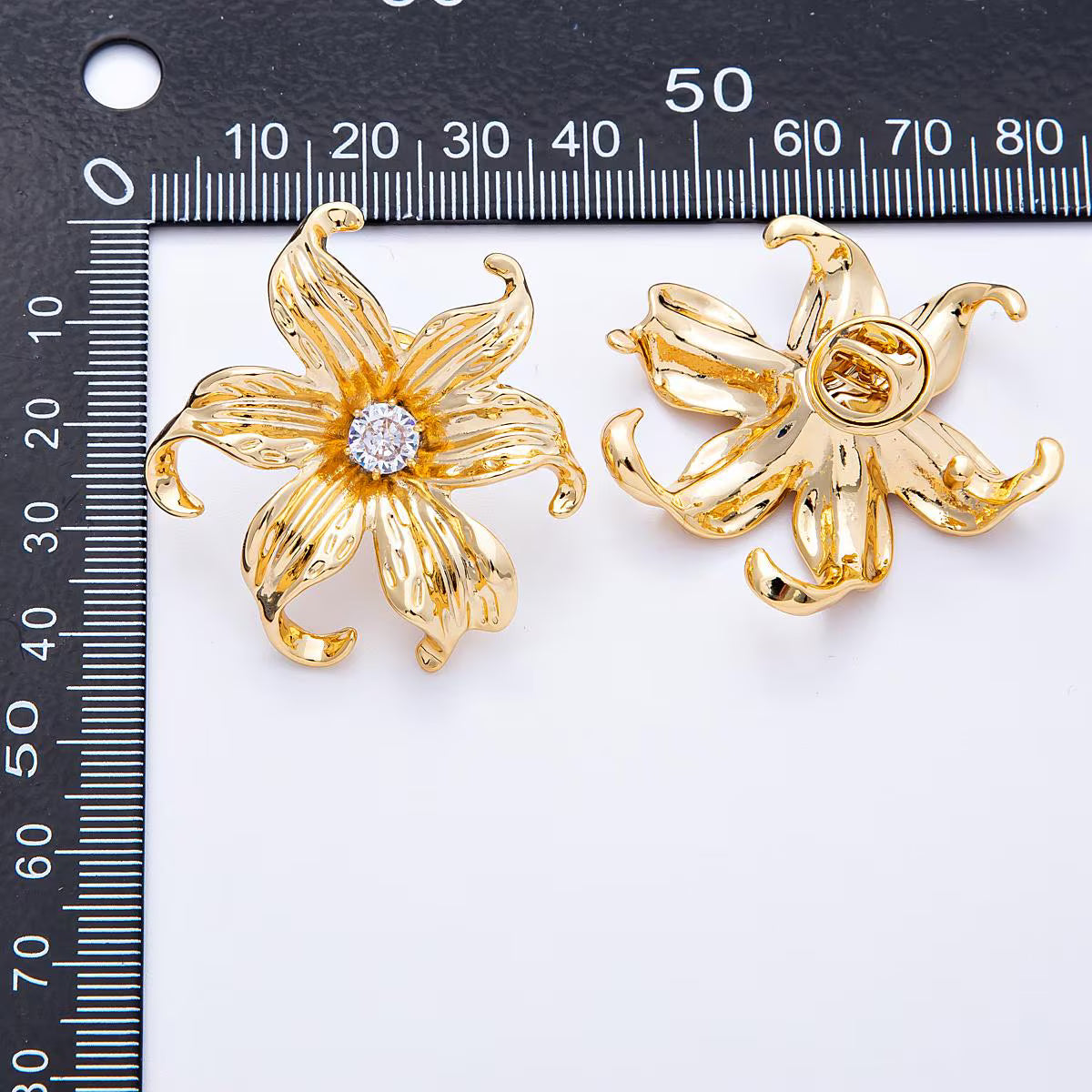 Gold 41.5mm x 38.5mm Clear Rhinestone Blooming Molten Flower Pin Brooch | BH-118