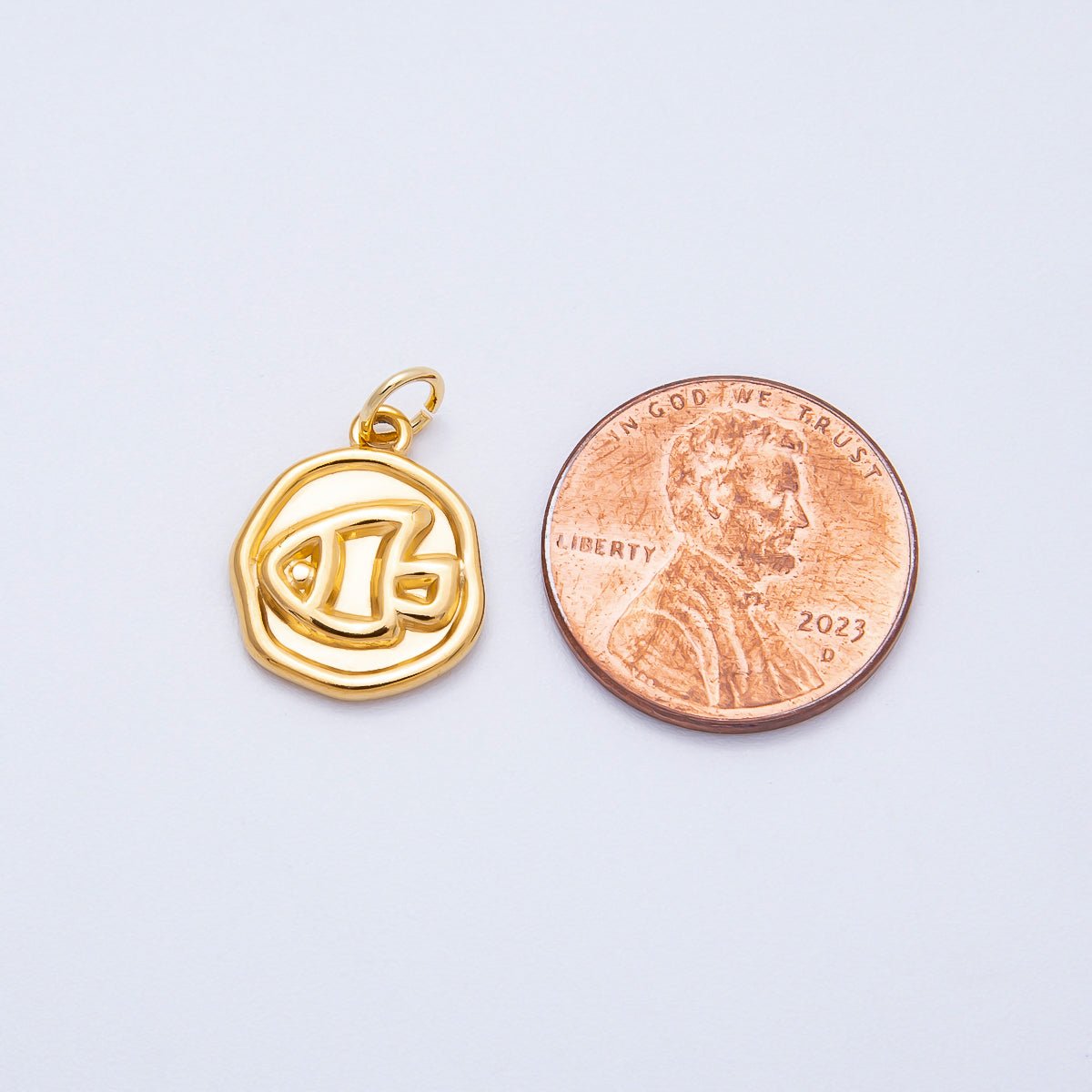 PVD Stainless Steel 15mm Artisan Fish Animal Medallion Charm in Gold & Silver | Charms - 00702 - Charms - 00703 - DLUXCA