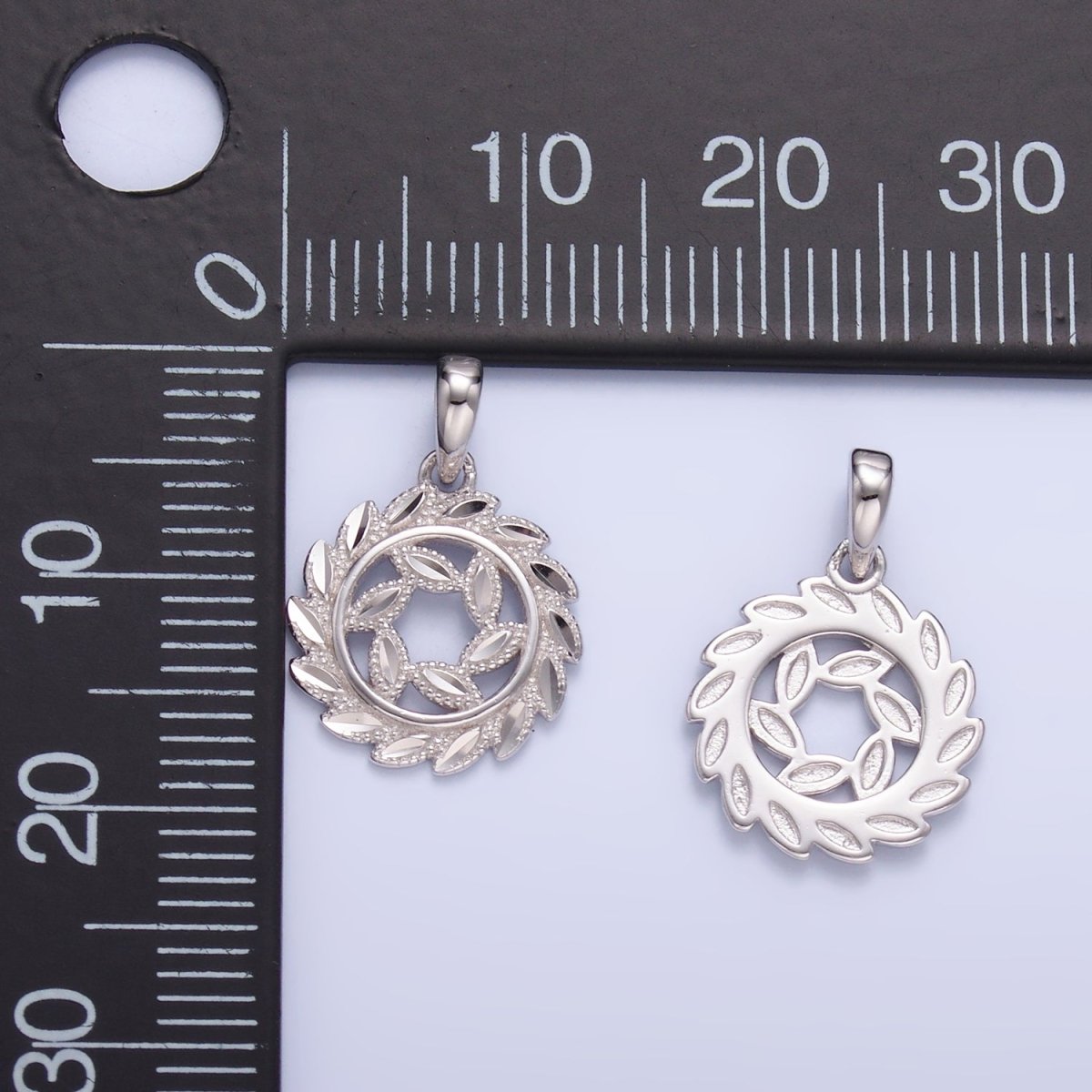 S925 Sterling Silver Open Nature Leaf Circular Geometric Pendant | SL - 603 - DLUXCA