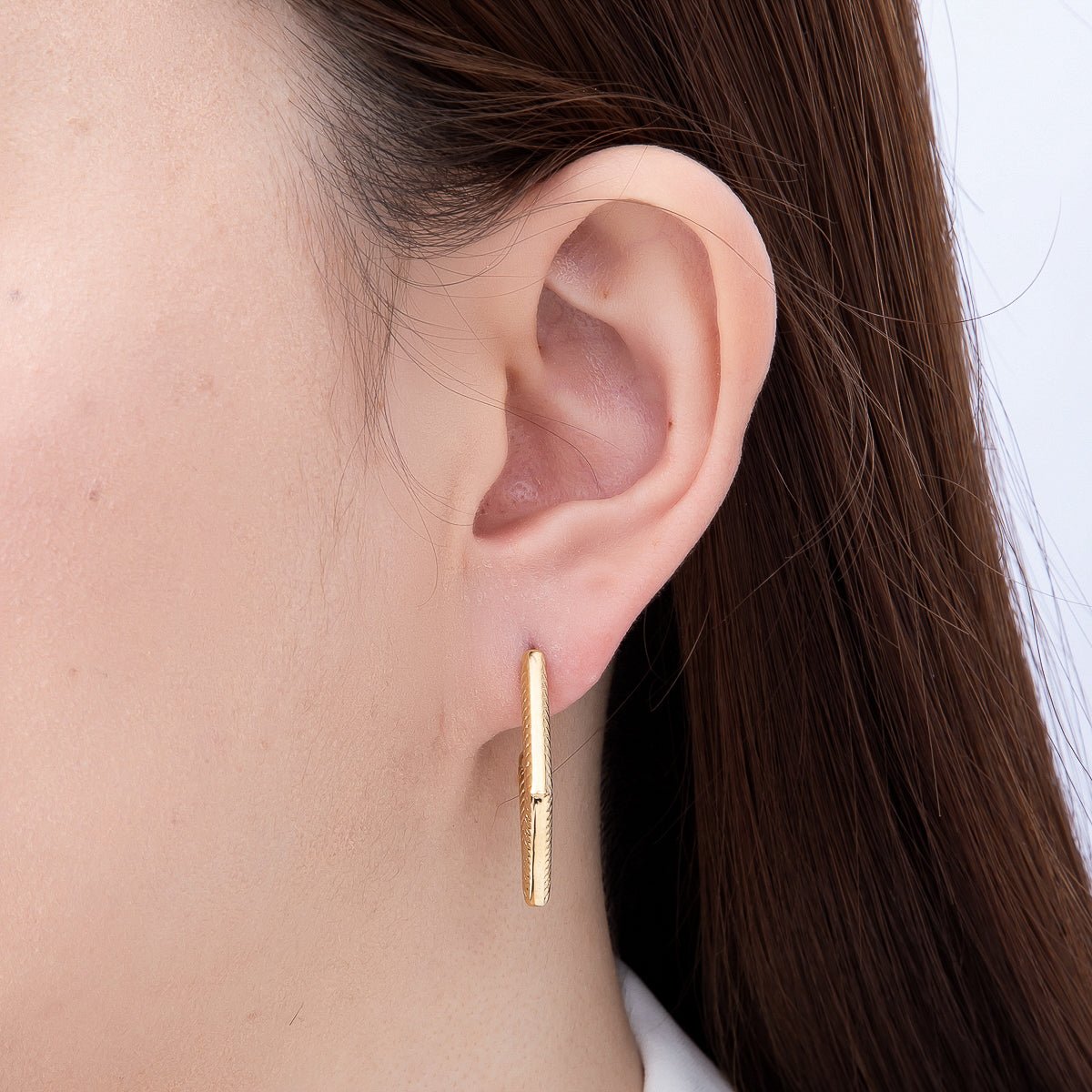 Stainless Steel PVD 19mm Ribbed Geometric Rhombus C-Shaped Hoop | Earrings-00747 - DLUXCA