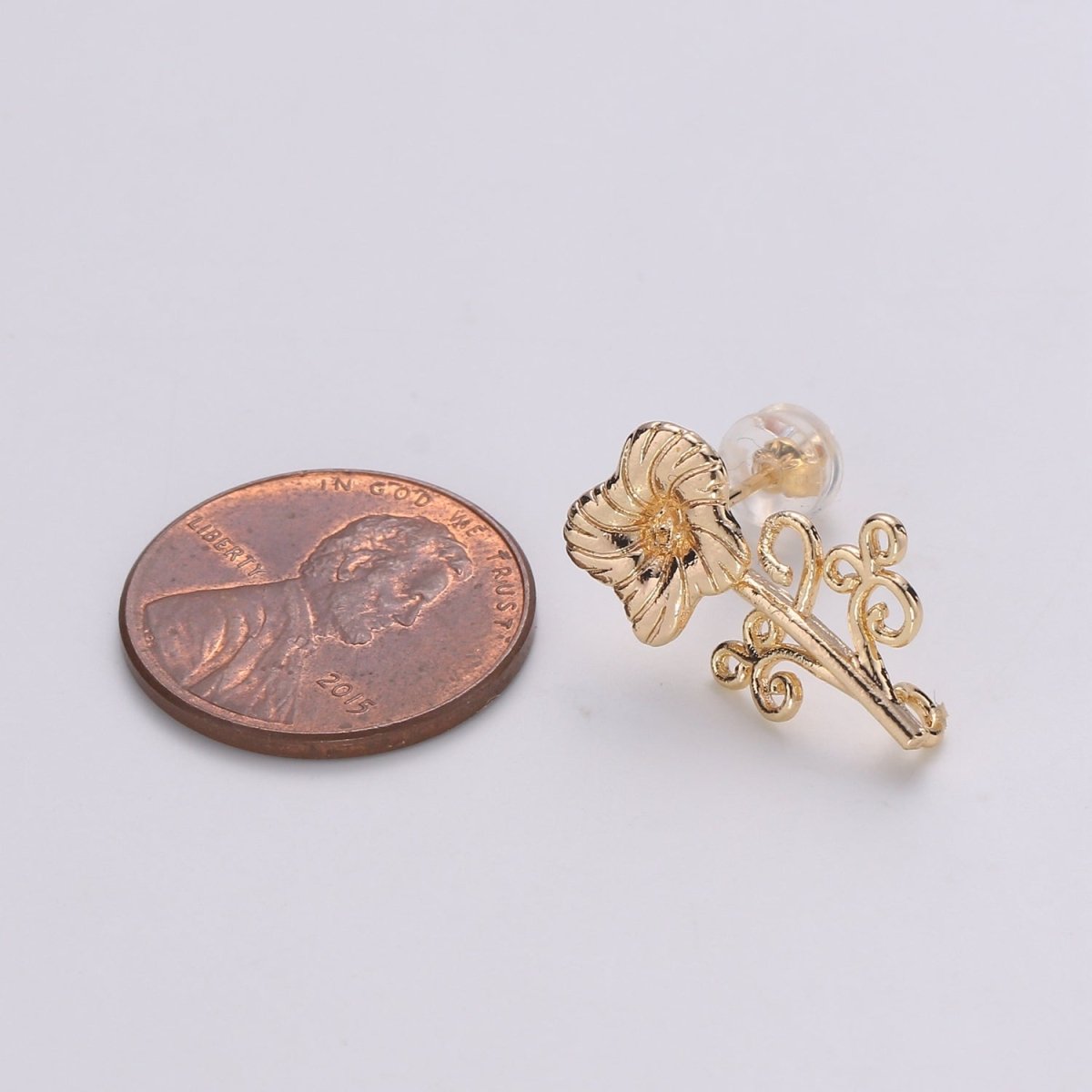 1 Pair Gold Filled Flower Studs L-017 - DLUXCA