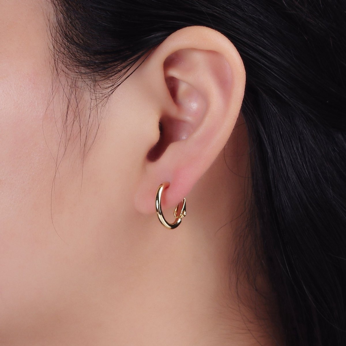 14K Gold Filled 15mm Round Chubby Hinge Hoop Earrings | AE875 - DLUXCA