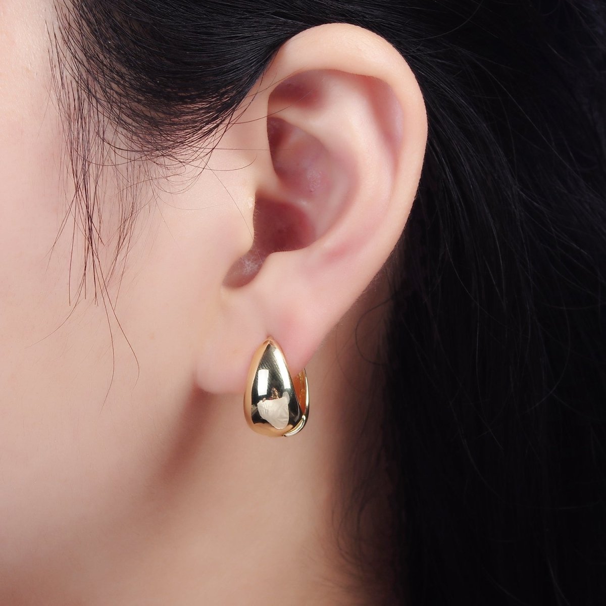 14K Gold Filled 15mm Teardrop Dome Minimalist Huggie Earrings | V474 - DLUXCA